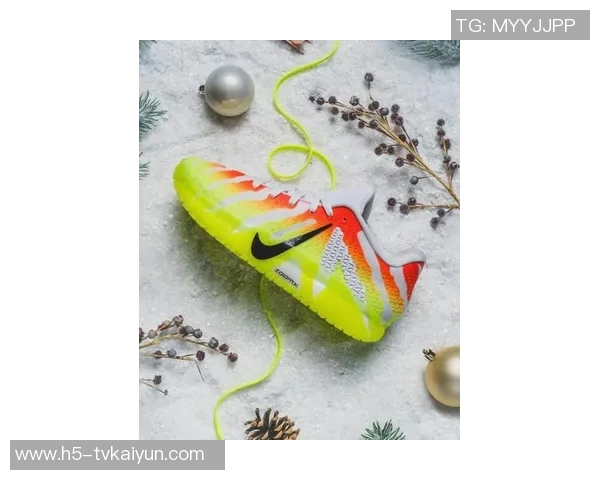 Nike推出多款圣诞特别配色球鞋詹姆斯库里杜兰特莫兰特文班代言款齐亮相